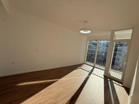 Shitet apartament 1+1 ne Don Bosko te Viva Market