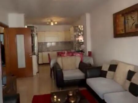 Shitet apartament 2+1+2 tek rrethi ne Astir