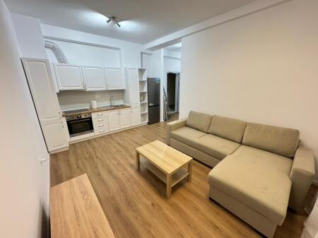 🏡 Jepet me qira apartament 1+1 📍 Ali Demi, Kompleksi Kadiu💶 Çmimi: 45.000 lekë / muaj