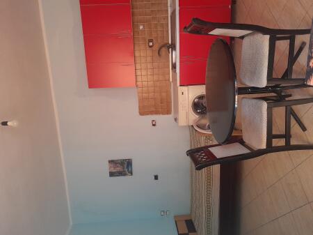 Përballë pallatit me shigjeta  