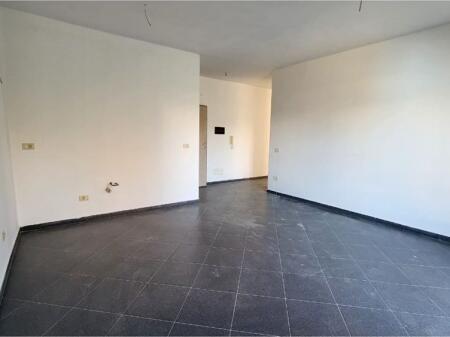 Prone ekskluzive , apartament 2+1 per shitje .