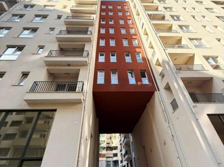 REUGA DRITAN HOXHA,ZOGU I ZI REZIDENCA AURA Shesim super apartament 2+1+2.