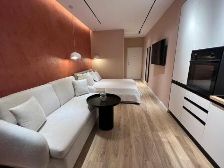 Jepet me Qira Studio – Qendër, fillimi i Rrugës së Kavajës