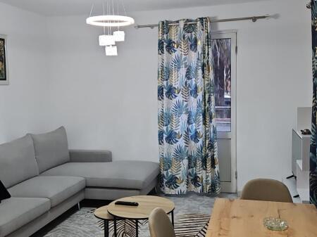 Jepet apartament me qera 1+1