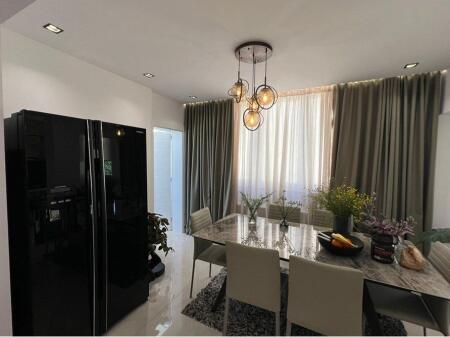 Jepet me qira 2+1 tek Tregu Çam,Postes Qendrore.