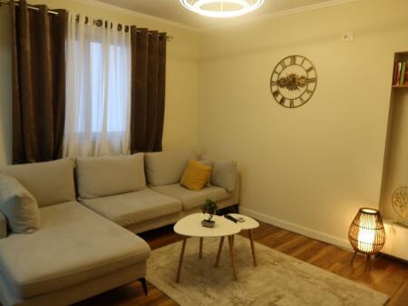 Jepet me qera apartament 2+1 Selvia