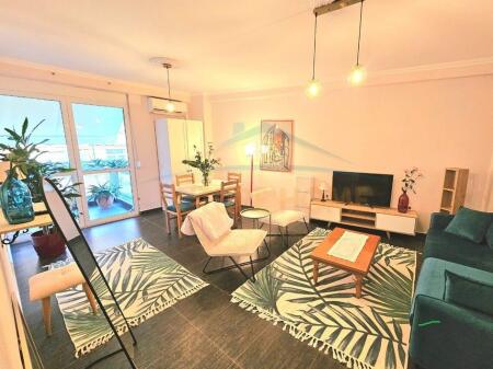 SHITET APARTAMENT 2+1 TEK RRUGA E BARRIKADAVE