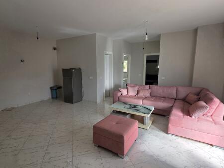 SHITET APARTAMENT 2+2 SHËTITOREN E PALMAVE LUSHNJE