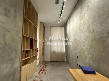 Qera | Ambjent Biznesi | Rruga Bardhok Biba , Galeria 17 Nentori 500 €/muaj