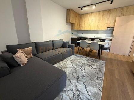 Shitet, Apartament 2+1, Unaza e Re, Tiranë