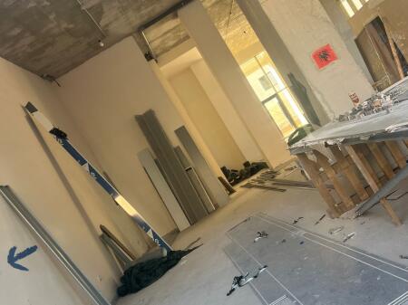 SHOP FOR RENT 200 M2 CENTER 5,500 EURO