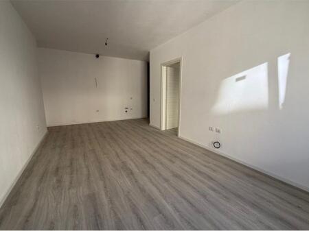 SHITET APARTAMENT 1+1 – KOMPLEKSI “E 88”, LAPRRAKË