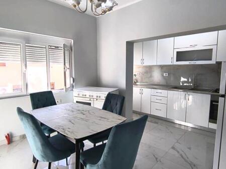 Apartament shumë i madhë në qendër të qytetit