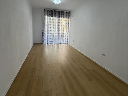 Shitet,Apartament 2+1, Fresku,Tirana