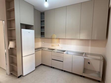 Qira, Apartament 1+1+verande+Post Parkimi, Komuna e Parisit -prane Kristal Center, 650 Euro/muaj i diskutueshem