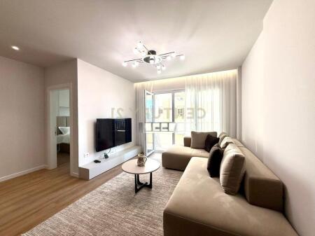 JEPET ME QIRA PARTAMENT 1+1, PAZARI I RI