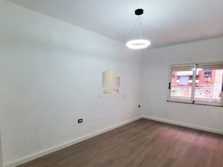 Shitet, Apartament 1+1+Verande,Komuna Parisit,190,000 Euro