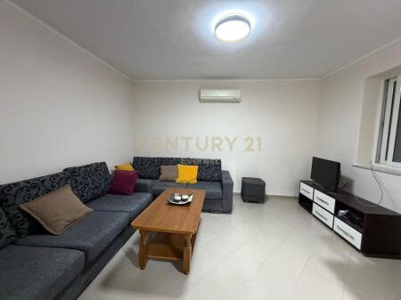 SHKOLLA BASHKUAR, SHESIM APARTAMENT 1+1 !