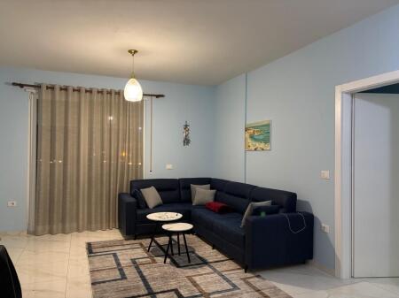 🏢Perballe Spitalit Amerikan 3,Rr.Bedri Karapici jepet me qera apartament,1+1+post parkimi,i mobiluar.50,000Leke