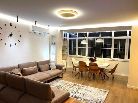 Kavaja Street, near Square 21, we rent: 3+1+2 bathrooms