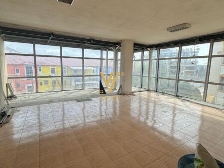 UFFICIO 277 M2 IN AFFITTO A KINOSTUDIO 1.600 EURO