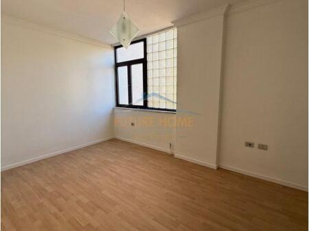 Shitet, Apartament 2+1, Selvia, Tirane
