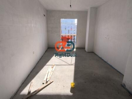 Tek Hipoteka ,Shitet Super Apartament 1+1 Me Post Parkimi !!