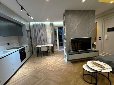 In vendita, Appartamento 1+1+Veranda, Residenza Kodra e Diellit 1, Tirana.