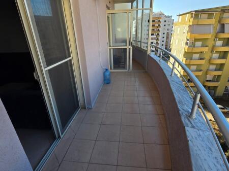 Jepet me qira apartament 1+1 te shkembi kavajes
