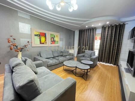 APARTAMENT 2+1+2 PRANE AMBASADES AMERIKANE, TIRANE!