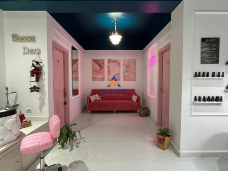 JEPET AMBIENT ME QERA 70M2 ⁠"RRUGA MYSLYM SHYRI" 80.000 LEKE