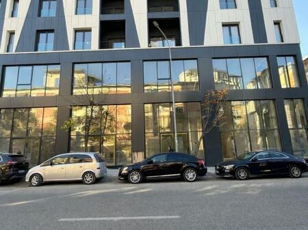 SHITET DYQAN 40 M2 RRUGA E BARIKADAVE 36.000.000 LEKE