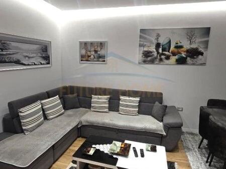 Shitet, Apartament 2+1+ Post Parkimi, Stacioni Trenit, Durres