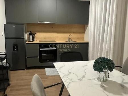JEPET ME QIRA APARTAMENT 1+1 – DY MINUTA NGA SHESH SKENDERBE