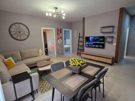 Apartament 2+1 me qera Kopshti Botanik ne Tirane