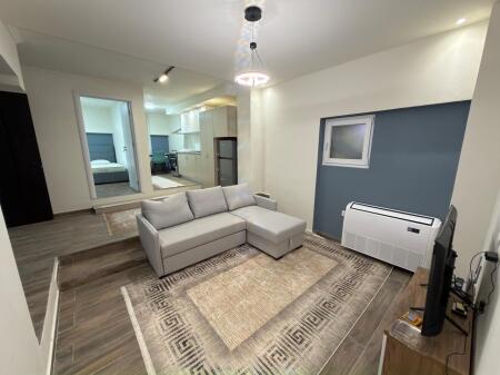 Jepet me qira apartament 2+1 🏠 📍 Pranë Stacionit të Trenit, ngjitur me ESP Oil 🏢 Pallat i ri ✨ 📐 84 m² 🚪 Kati 1, me hyrje të veçuar ✨ Ambient i rregulluar, i përshtatshëm për banim  💰 Çmimi: 70.000 lekë/muaj 🔒 Çmimi i padiskutueshëm