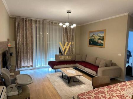 JEPET APARTAMENT 2+1+BLK ME QERA TE FIORI DI BOSKO 800 EURO