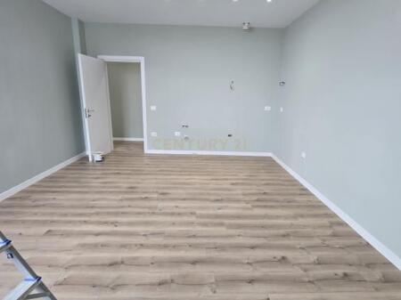 SHITET APARTAMENT 2+1 ME VERANDE NE DURRES ! 130,000 € Sip. Totale  106m2