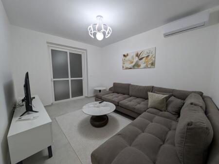 Jepet Me Qera Apartament 2+1+1 Ballkon