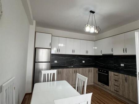 VENDESI APPARTAMENTO 1+1 A VILA L 2 A ASTIR, TIRANA