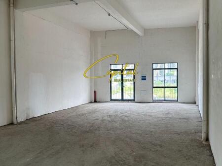 MAGAZINE ME QERA 130 M2 SAUK 40.000 LEKE