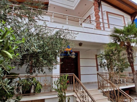 VILLA 3 PIANI IN VENDITA "QUARTIERE MURADIJE VLORE" 450.000 EURO