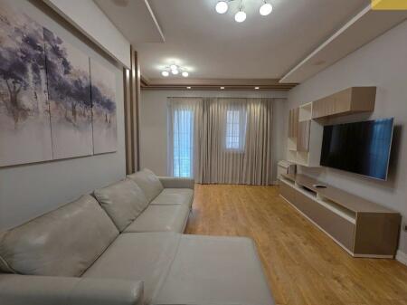 Qera,Apartament 1+1 tek Ish Parku i Autobuzave, Tirane.