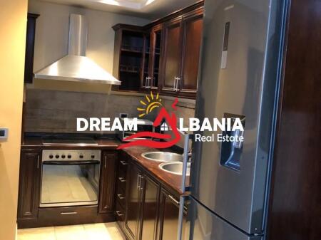 Apartament 3+1 me qera ne zonen e Bllokut prane Fakultetit Juridik ne Tirane (ID 4231317)