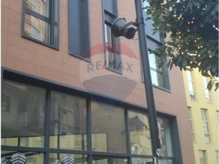 Negozio in Affitto al Viale Zogu i Pare