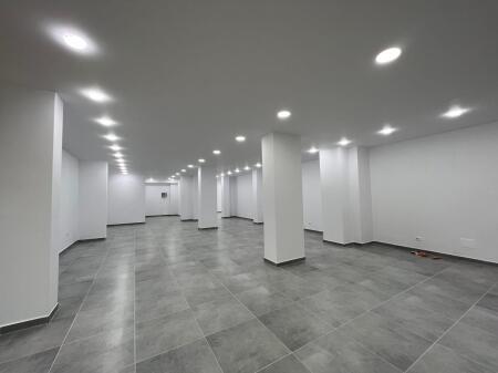 NEGOZIO IN AFFITTO 170 M2 STRADA PRINCIPALE – FRESK