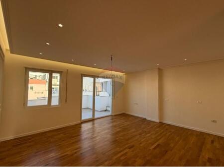 Apartament 2+1 per shitje ne Fresk