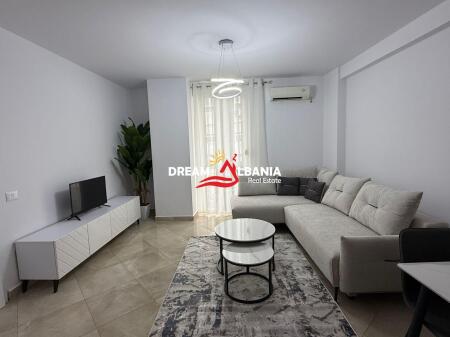 Jepet me qera apartament 2+1 tek rruga e Barrikadave (ID 42215454)