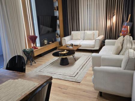 Jepet me qira apartament *2+1+2*, totalisht i mobiluar me arredim super cilësor.   📍 *Rezidenca Kodra e Diellit