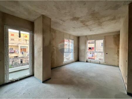 Appartamento 2+1 vicino a Kryegjyshates via Ali Demi!